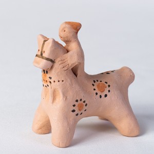 Плешковская глиняная игрушка-свистулька «Конник»