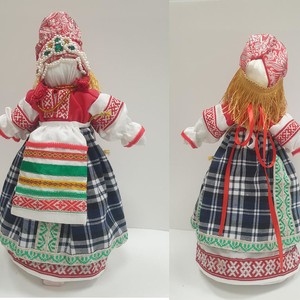 Этническая славянская кукла в женском комплексе